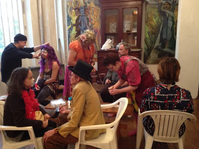 Stage clown — attitude